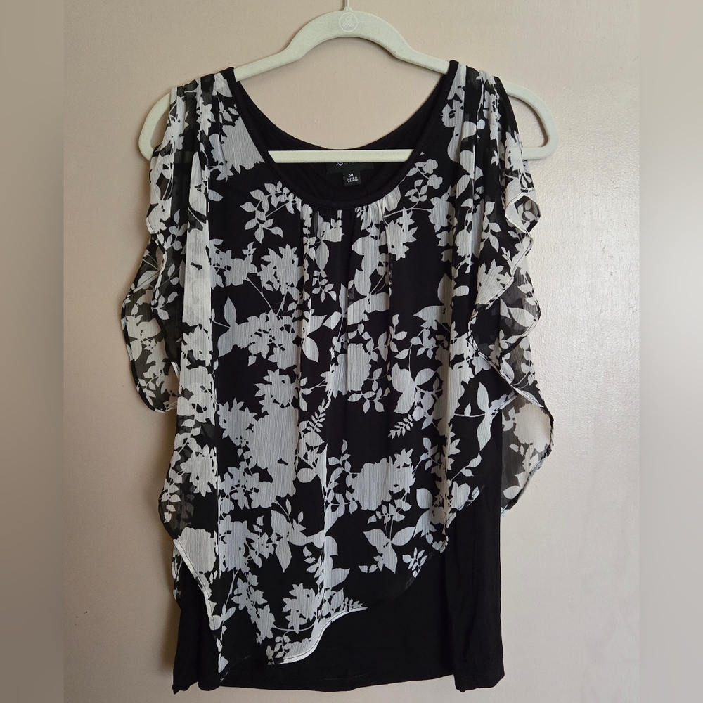 Floral Black and White Women's Top